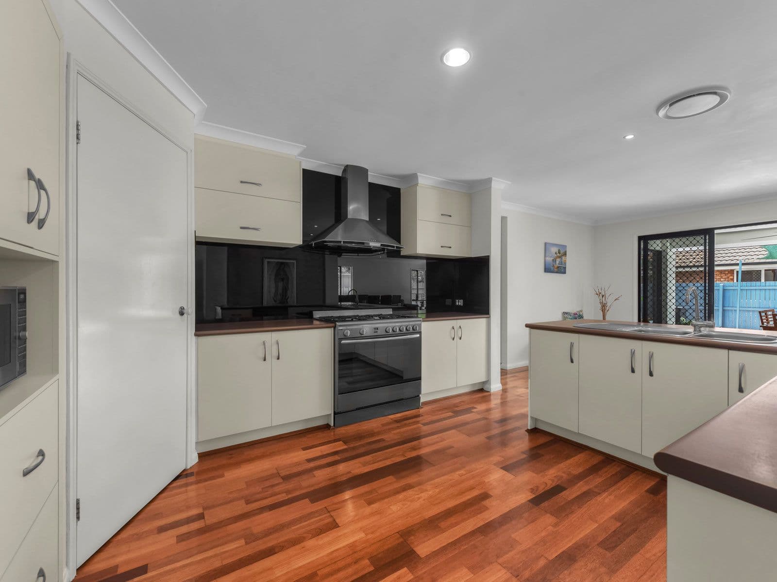 76 Sugarwood Street, Bellbowrie QLD 4070, Bellbowrie - Thumbnail 3