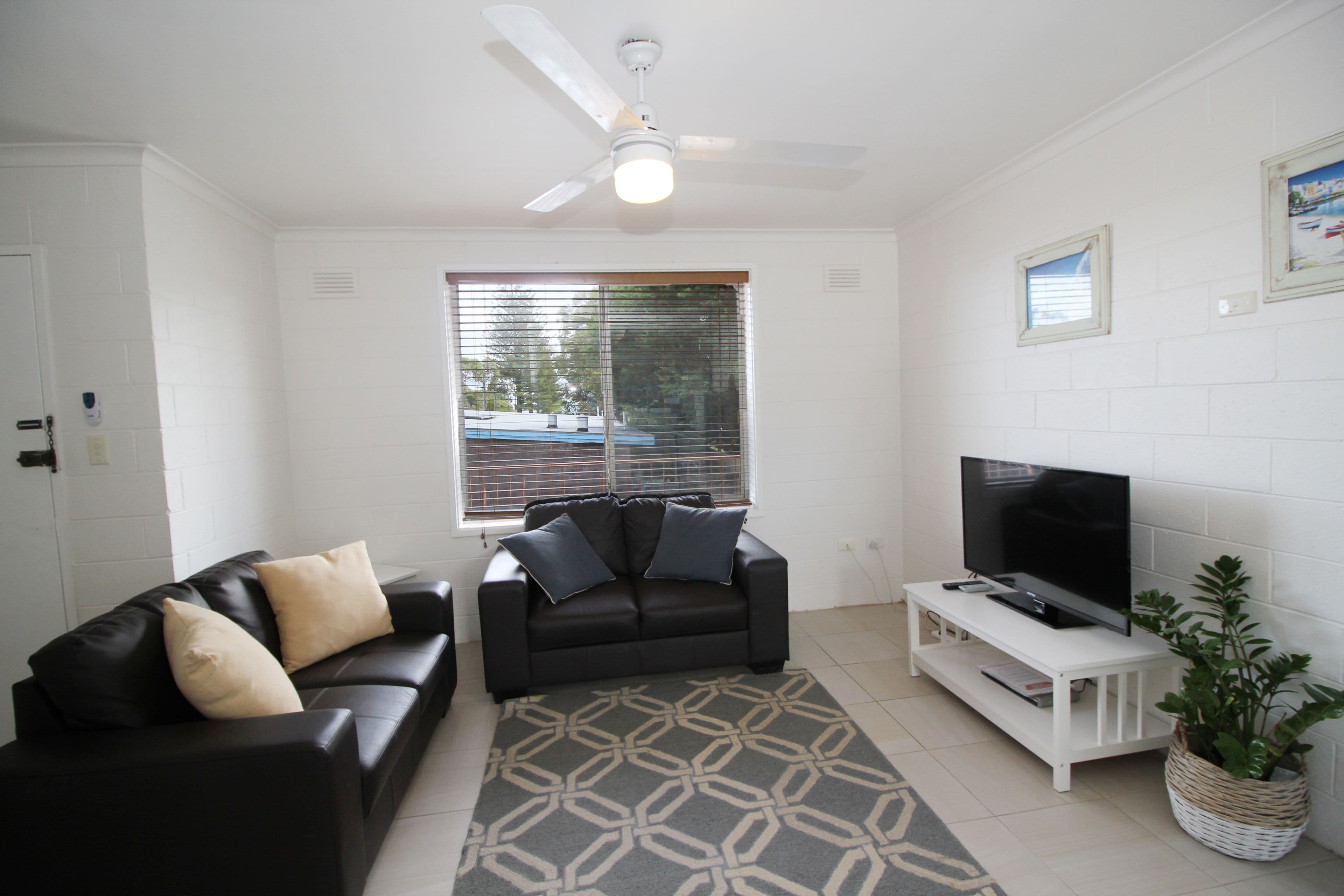 1 Talofa Avenue, Cowes VIC 3922, Cowes - Thumbnail 4