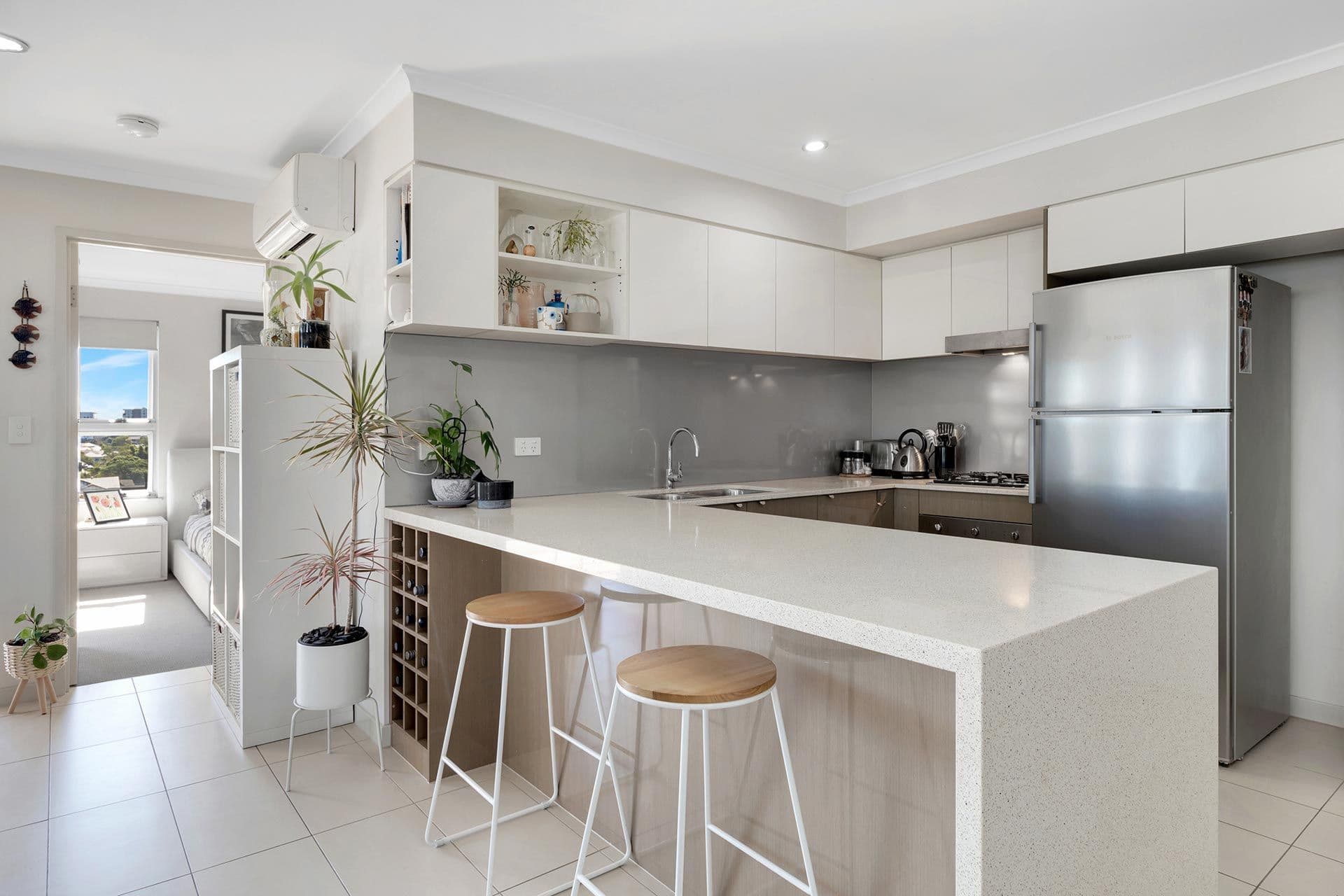 67 Linton Street, Kangaroo Point QLD 4169, Kangaroo Point - Thumbnail 2