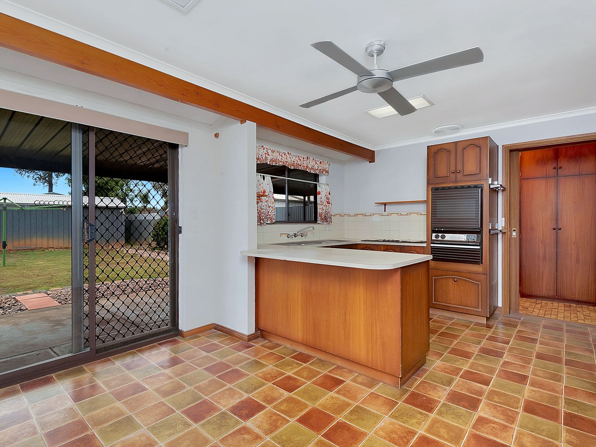 5 HOLLINS Court, Salisbury Downs SA 5108, Salisbury Downs - Thumbnail 3