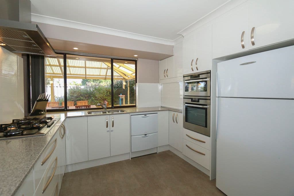 2 Stella Place, Alexander Heights WA 6064, Alexander Heights - Thumbnail 2