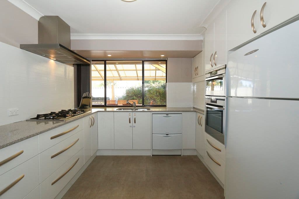 2 Stella Place, Alexander Heights WA 6064, Alexander Heights - Thumbnail 3