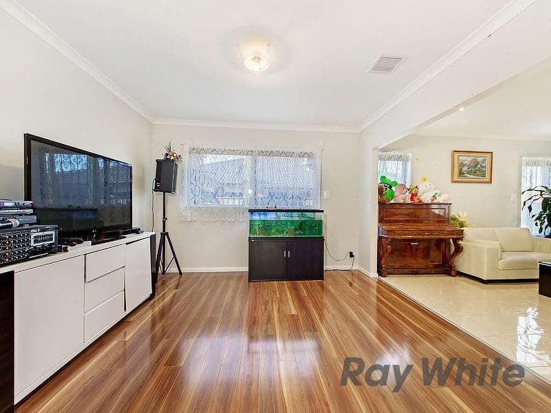 35 Willis Street, St Albans VIC 3021, St Albans - Thumbnail 2