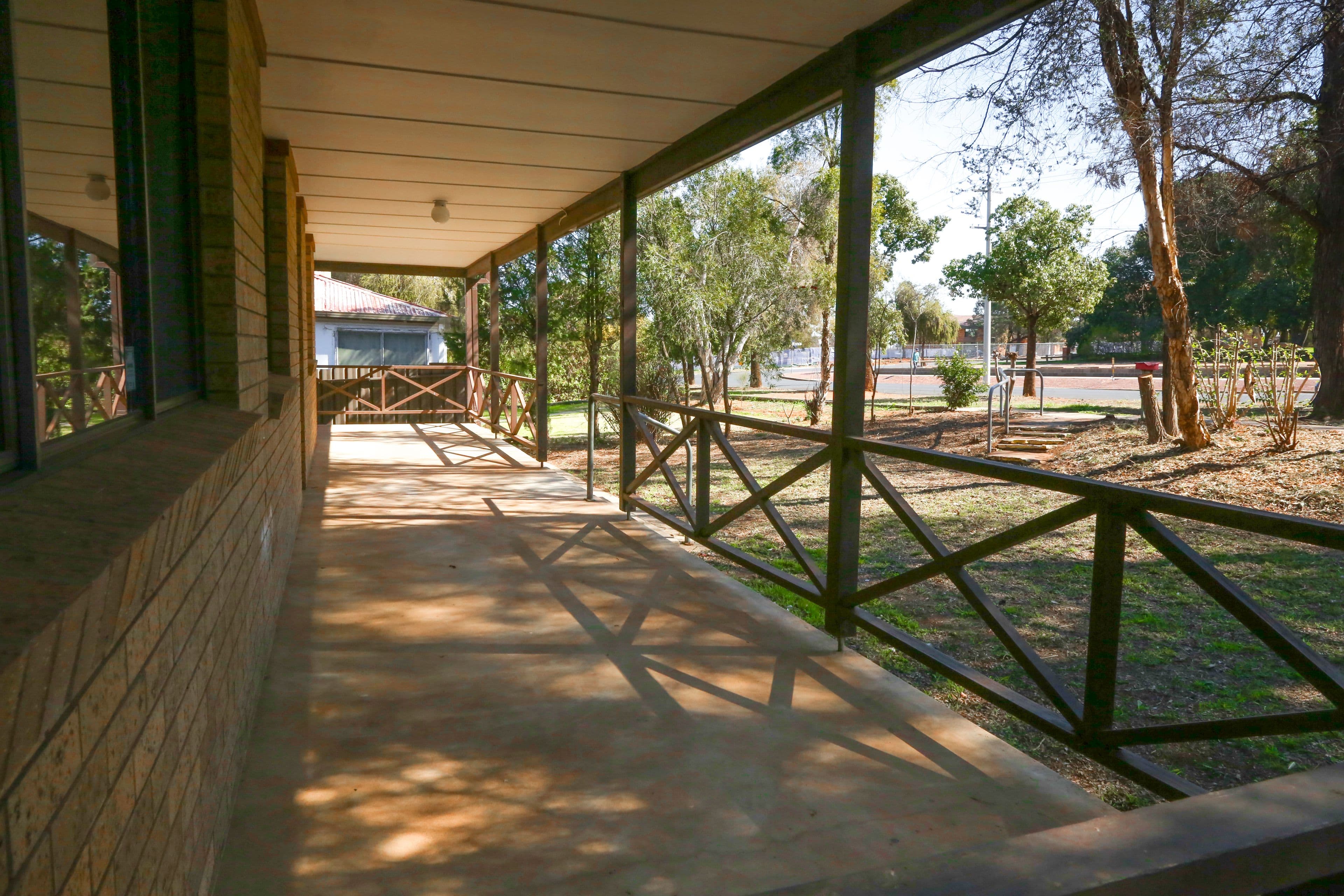 10 Noorebar Avenue, Griffith - Thumbnail 3