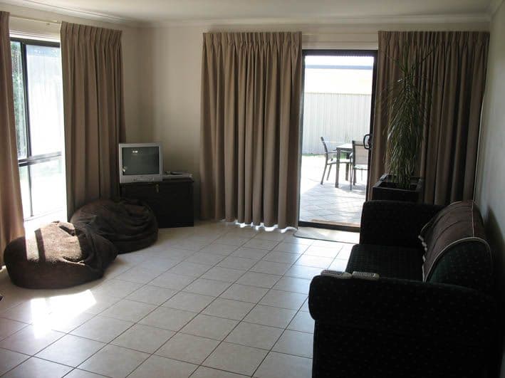 24 Lee Court, MOUNT GAMBIER SA 5290, Mount Gambier - Thumbnail 3