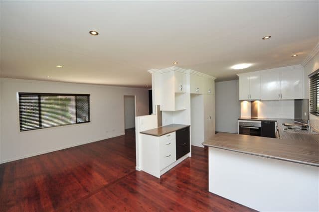 23 Challenor Street, ROCKVILLE QLD 4350, Rockville - Thumbnail 4