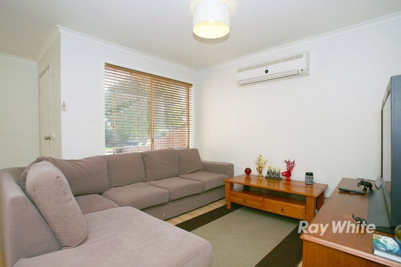 104 Scarborough Avenue, Cranbourne West VIC 3977, Cranbourne West - Thumbnail 3