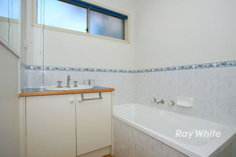 104 Scarborough Avenue, Cranbourne West VIC 3977, Cranbourne West - Thumbnail 7