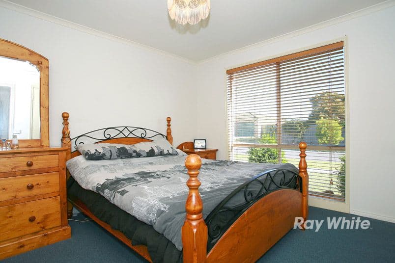 104 Scarborough Avenue, Cranbourne West VIC 3977, Cranbourne West - Thumbnail 8