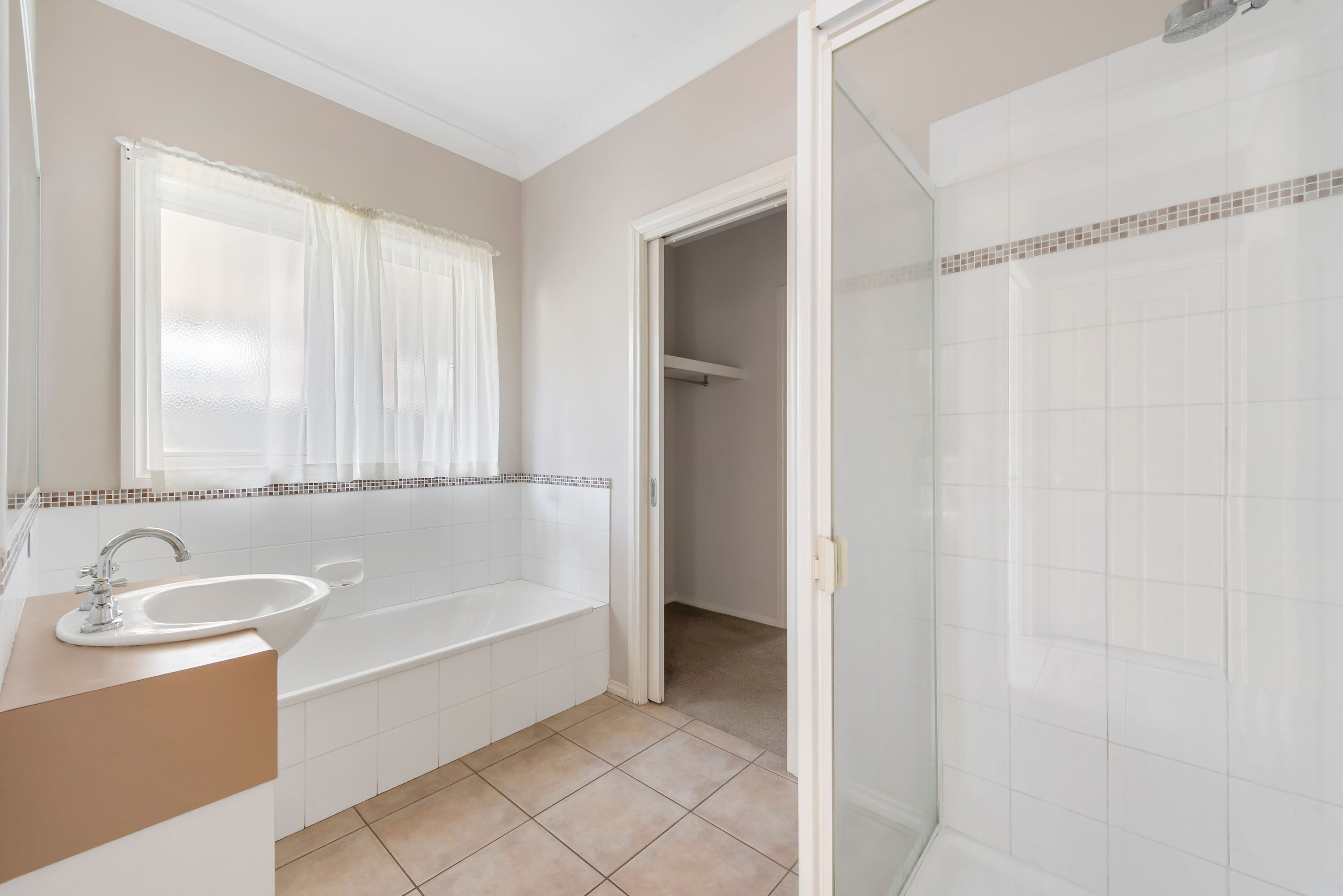 26 Cassan Way, Caroline Springs VIC 3023, Caroline Springs - Thumbnail 3