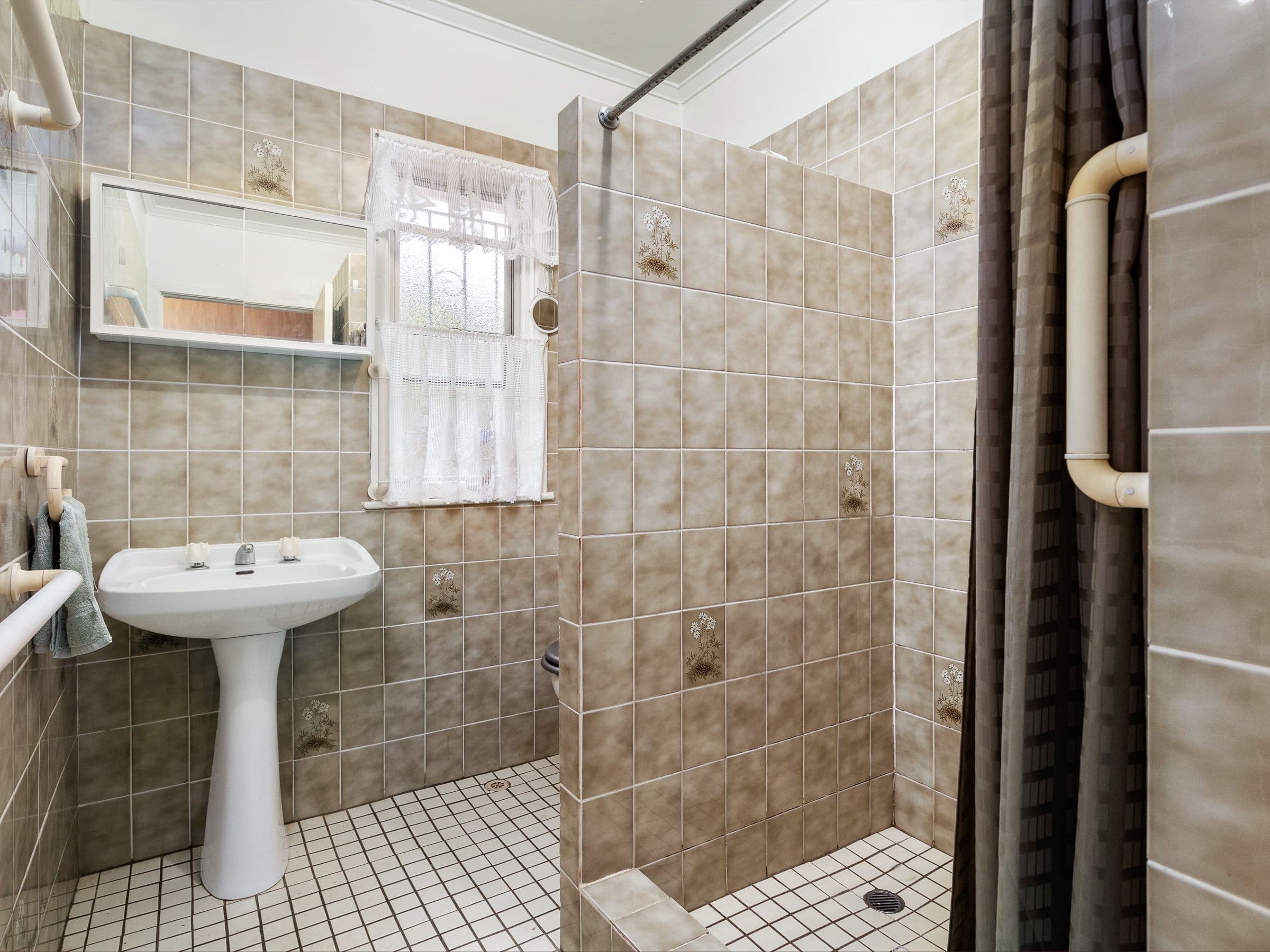 84 Layard Street, Holland Park QLD 4121, Holland Park - Thumbnail 5