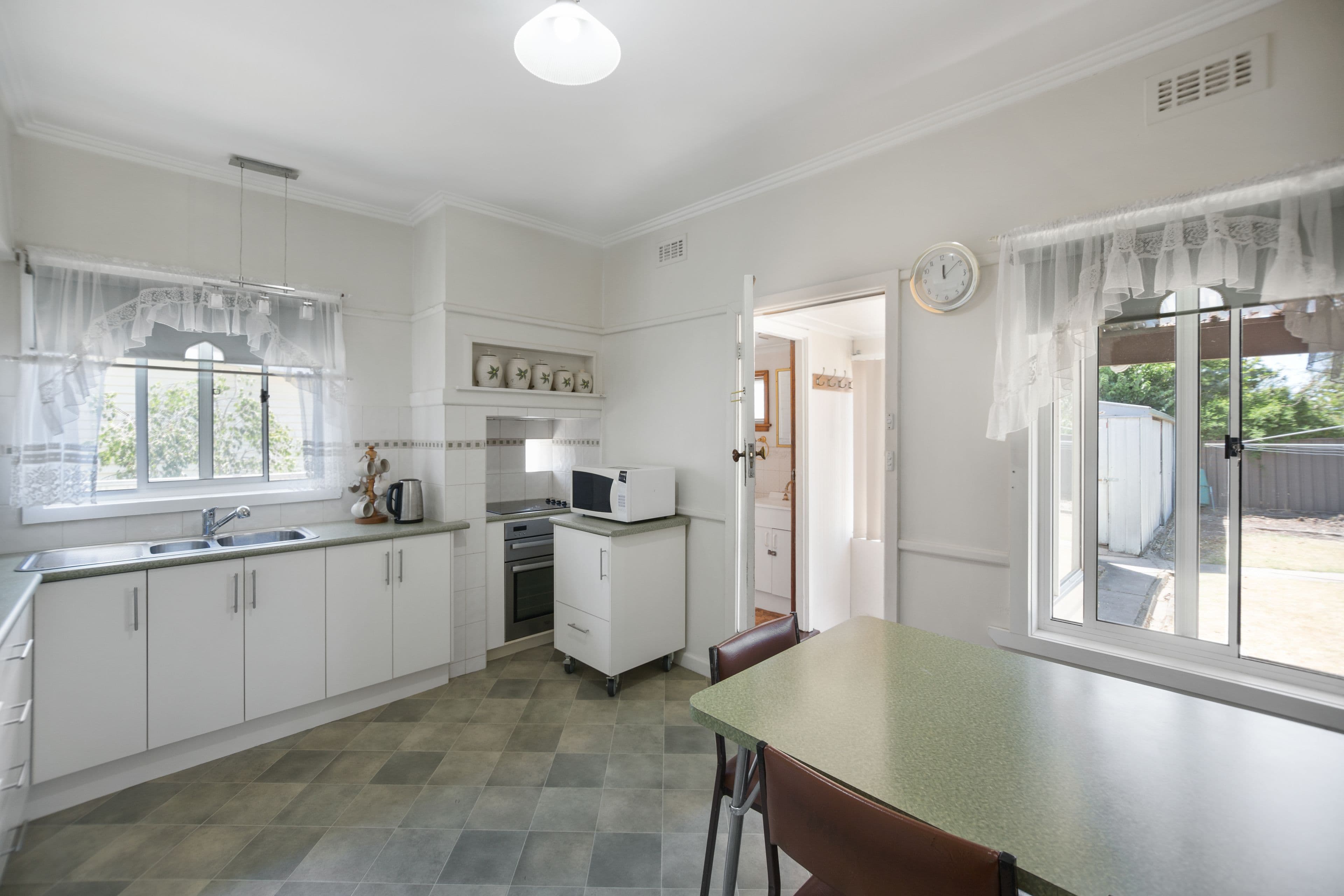 16 Finlason Street, Mansfield VIC 3722, Mansfield - Thumbnail 3