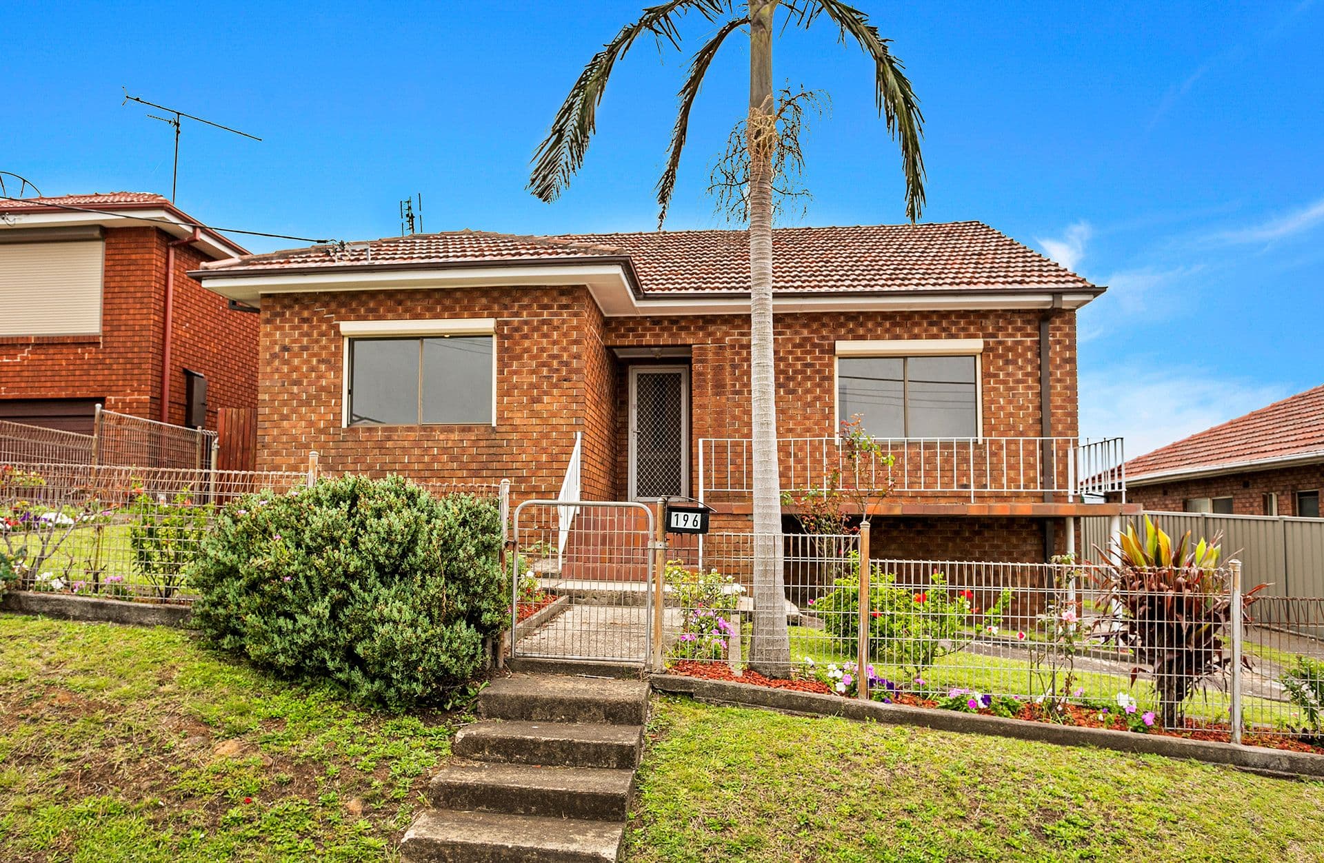 196 Flagstaff Road, Lake Heights NSW 2502, Lake Heights - Image 1