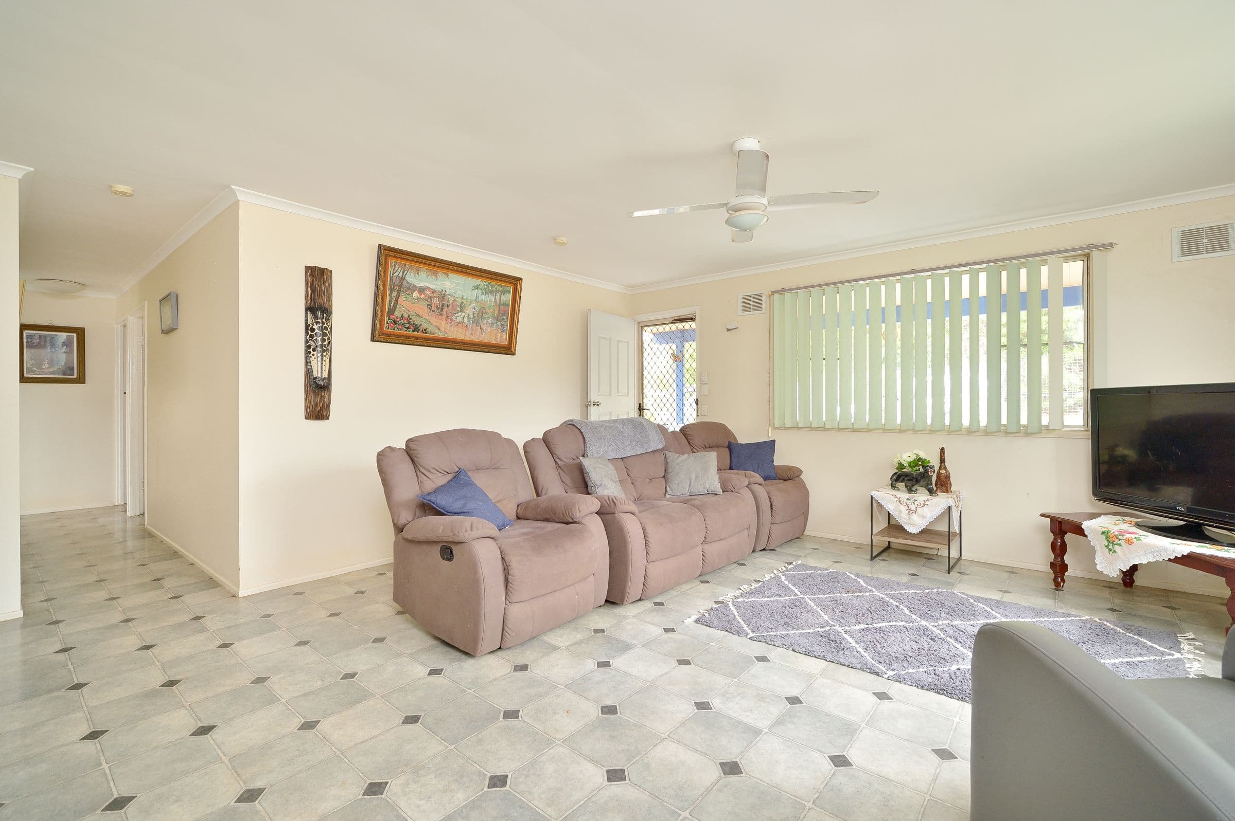 19 Hunter Street, West Gladstone QLD 4680, West Gladstone - Thumbnail 3