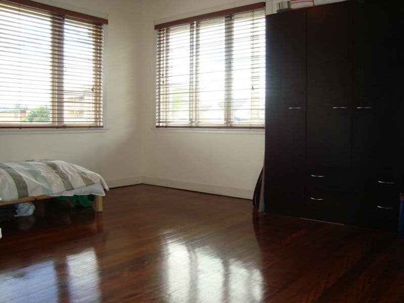 70 Ridge Street, GREENSLOPES QLD 4120, Greenslopes - Thumbnail 2