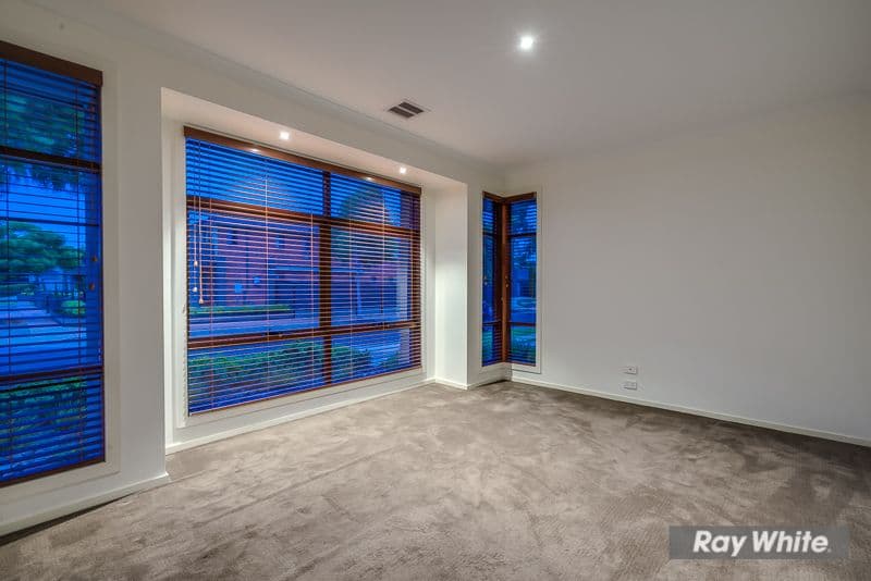 21 Breasley Parkway, Point Cook VIC 3030, Point Cook - Thumbnail 3