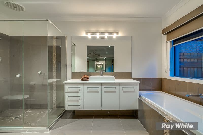 21 Breasley Parkway, Point Cook VIC 3030, Point Cook - Thumbnail 5
