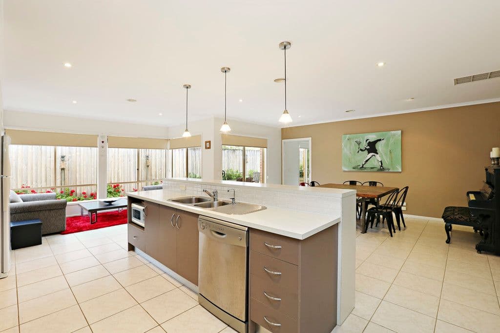7 Thwaites Close, Highton VIC 3216, Highton - Thumbnail 3
