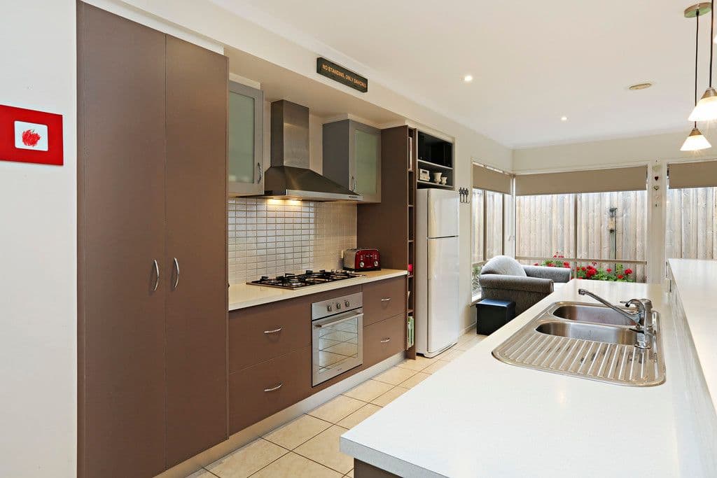 7 Thwaites Close, Highton VIC 3216, Highton - Thumbnail 4
