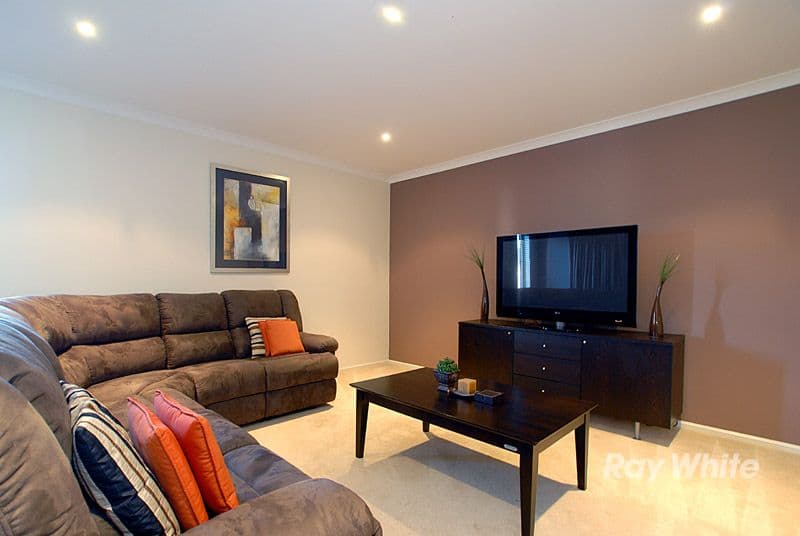 9 Angelique Street, BERWICK VIC 3806, Berwick - Thumbnail 6