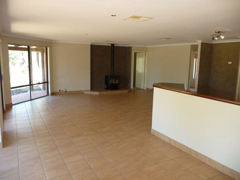 322 Leschenaultia Drive, CHITTERING WA 6084, Chittering - Thumbnail 4