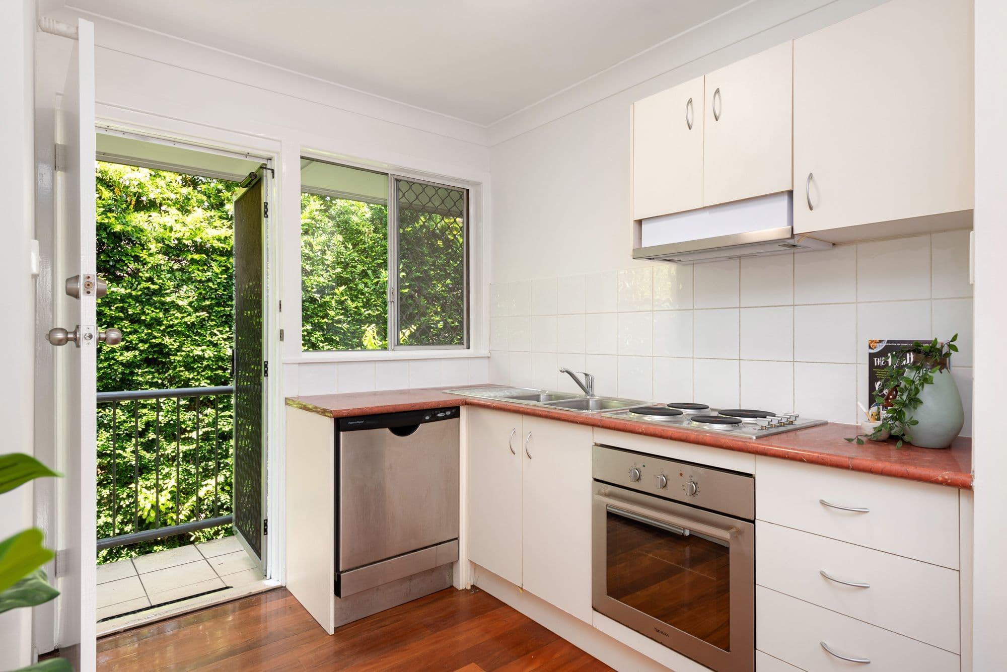 19 Cronin Street, Annerley QLD 4103, Annerley - Thumbnail 2