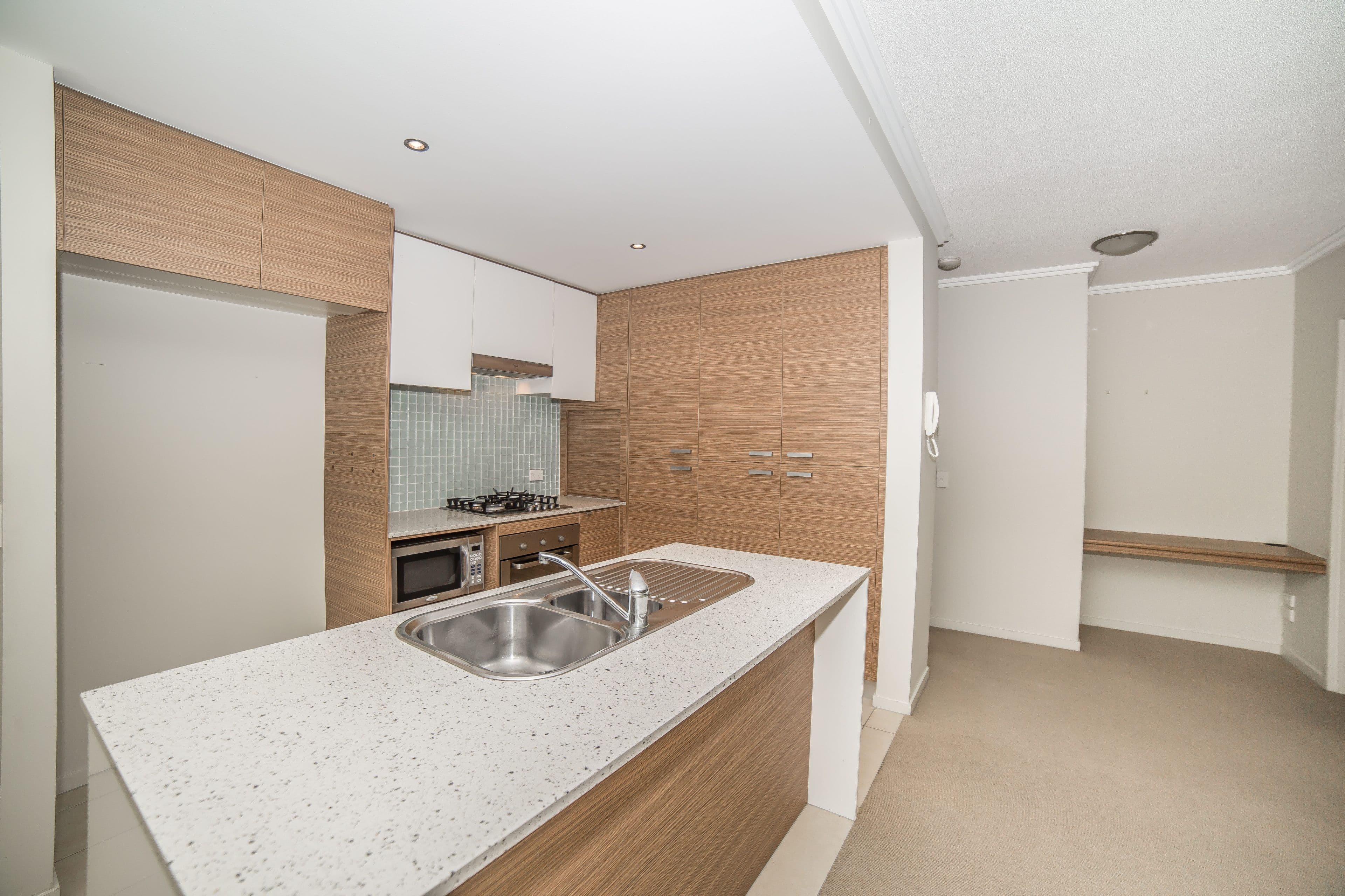 8 Banksia 154 Musgrave Avenue, Southport QLD 4215, Southport - Thumbnail 2