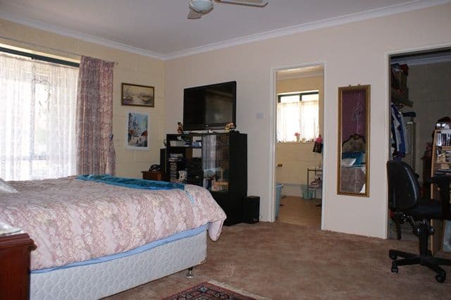 24 Sea Ripple Avenue, PORT DENISON WA 6525, Port Denison - Thumbnail 4