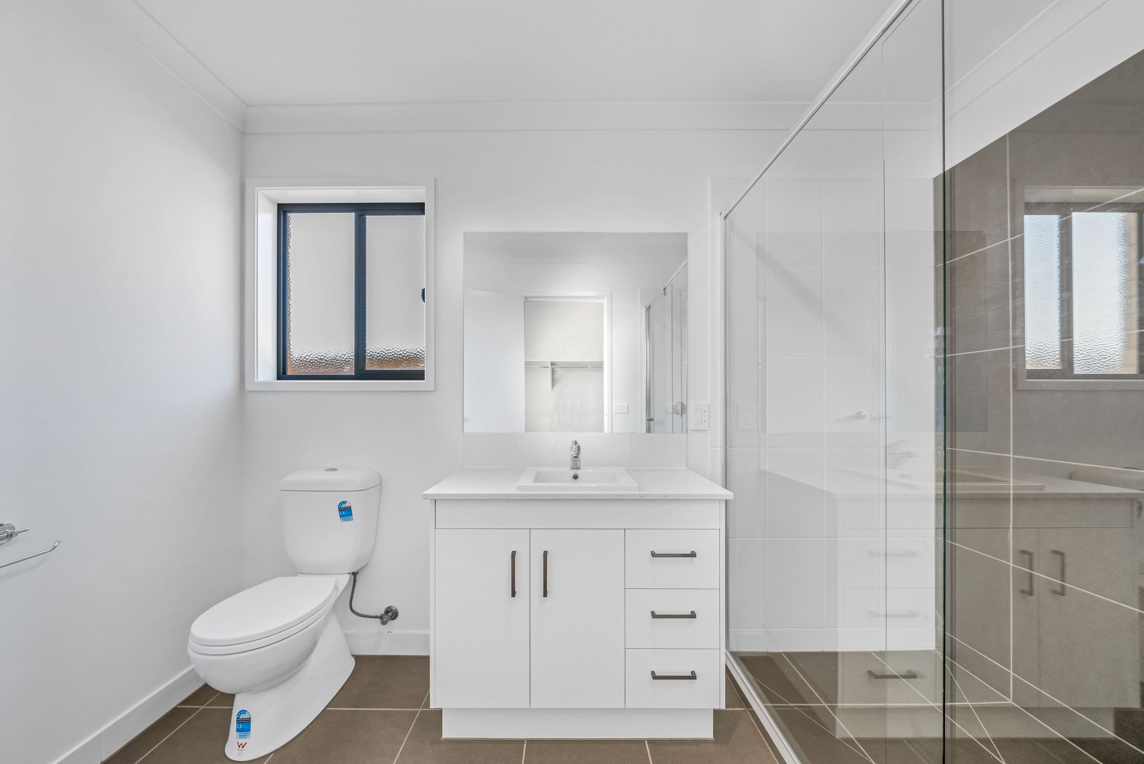 18 Merlot Way, Clyde North VIC 3978, Clyde North - Thumbnail 3