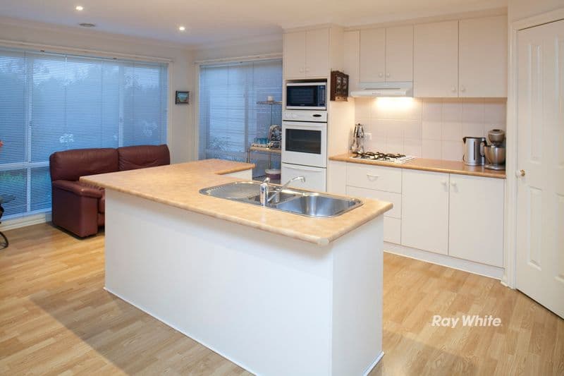 24 Bottlebrush Court, LANGWARRIN VIC 3910, Langwarrin - Thumbnail 2