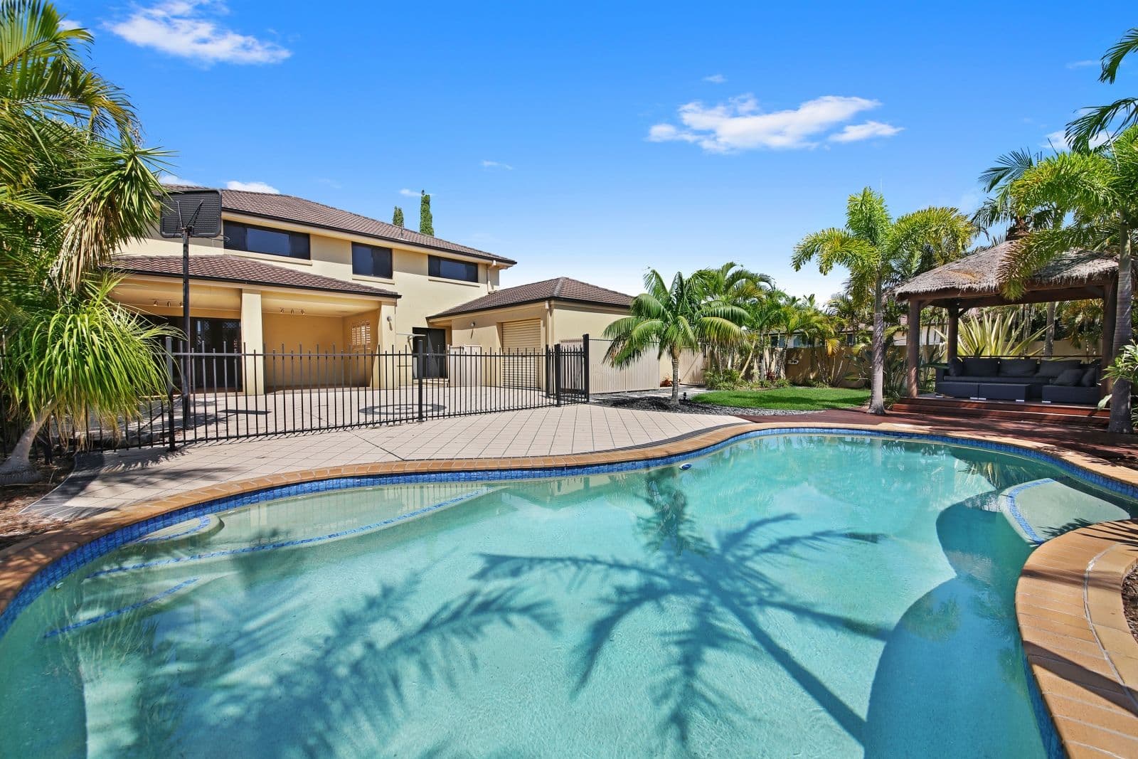 7 London Chase, Arundel QLD 4214, Arundel - Thumbnail 2