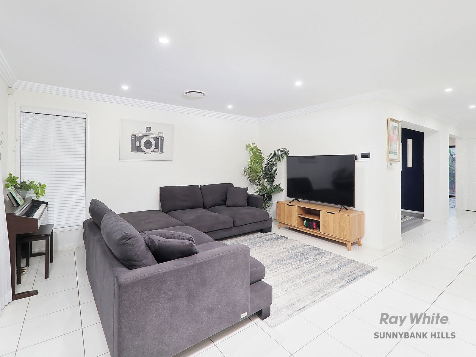 28 Harvey Place, Calamvale QLD 4116, Calamvale - Thumbnail 2