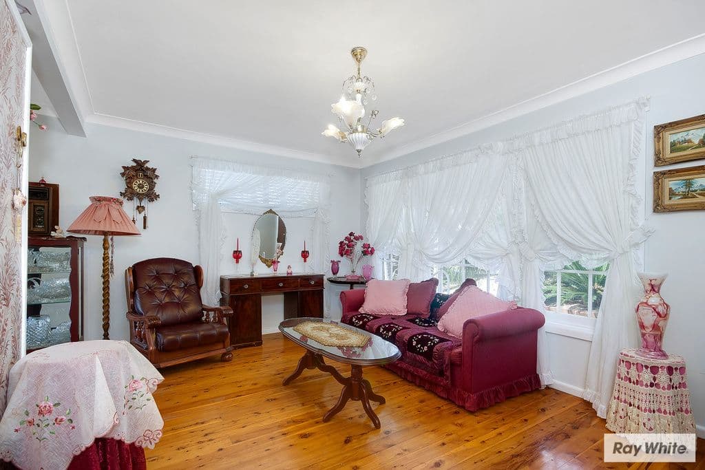 19 Burrell Crescent, DAPTO NSW 2530, Dapto - Thumbnail 2