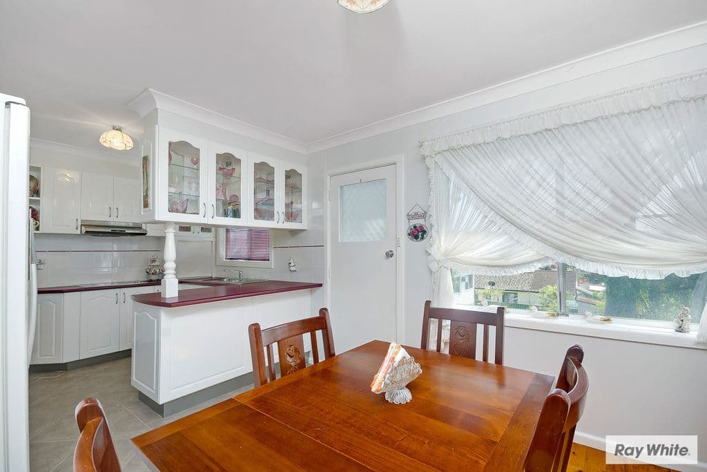 19 Burrell Crescent, DAPTO NSW 2530, Dapto - Thumbnail 3