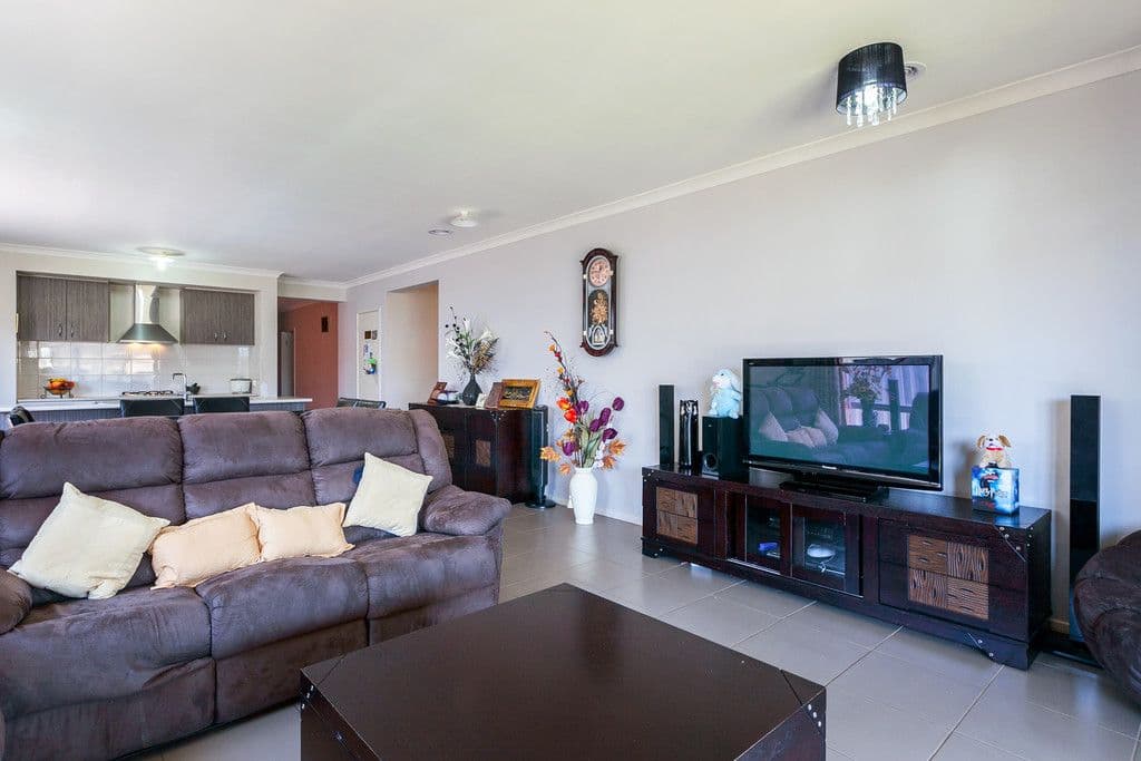38 Pine Park Drive, WOLLERT VIC 3750, Wollert - Thumbnail 3