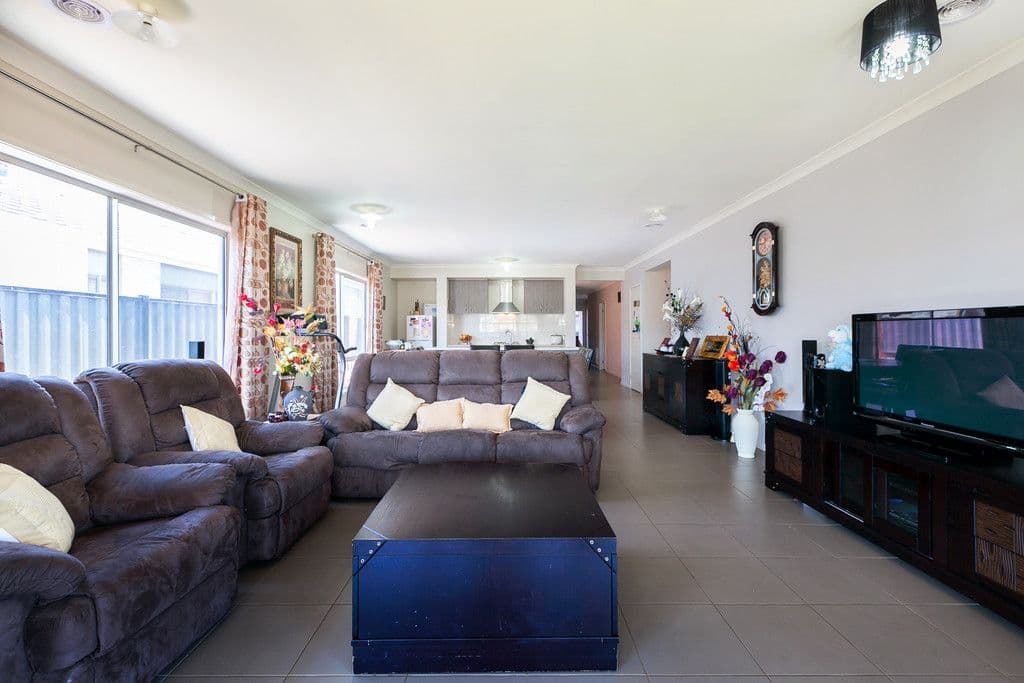 38 Pine Park Drive, WOLLERT VIC 3750, Wollert - Thumbnail 6