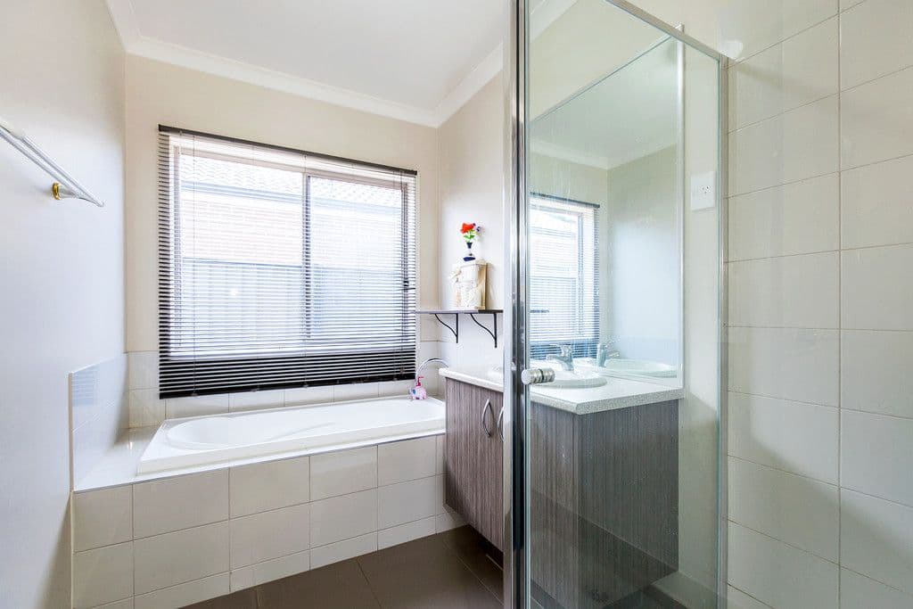 38 Pine Park Drive, WOLLERT VIC 3750, Wollert - Thumbnail 8