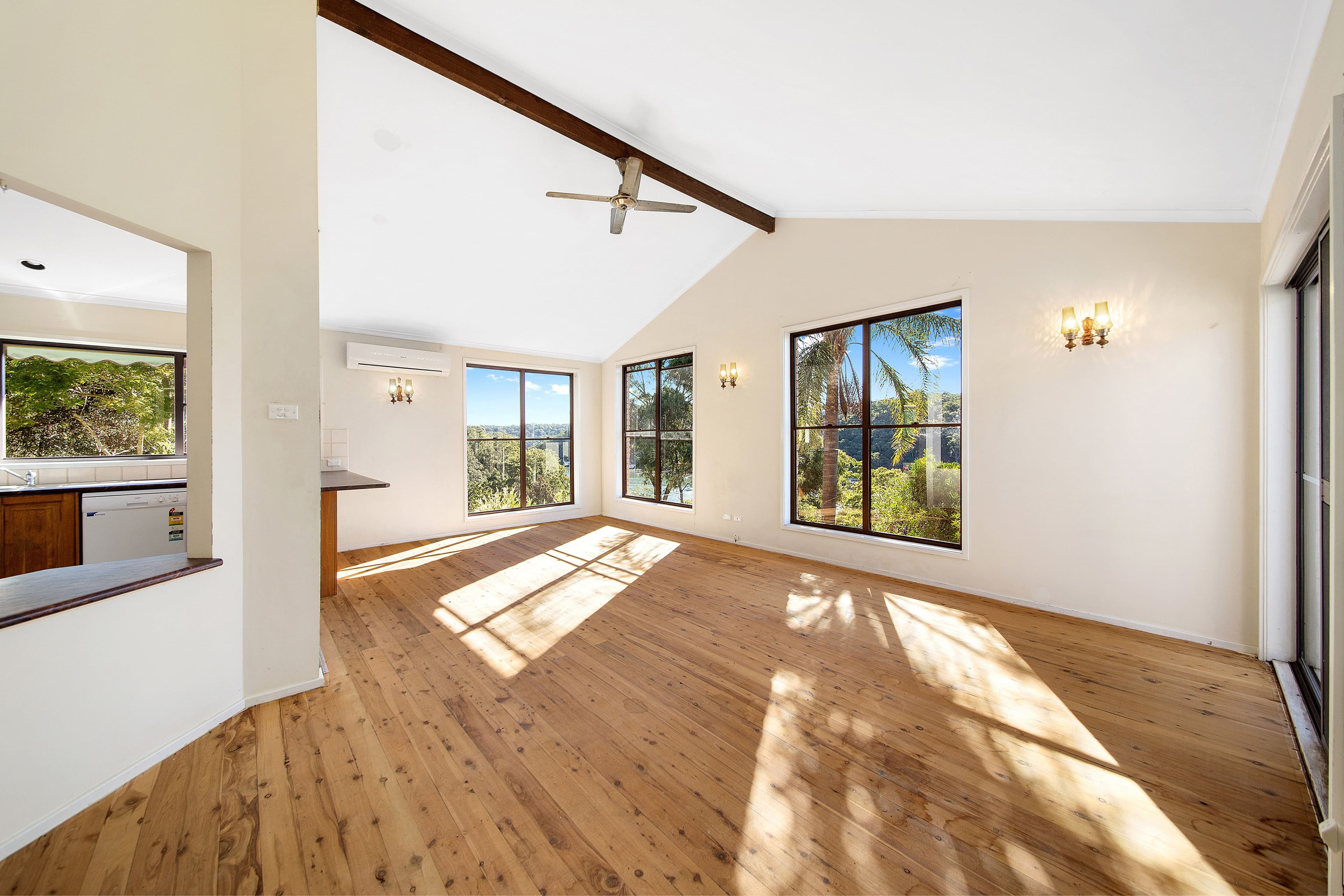28 Mcpherson Place, Illawong - Thumbnail 5