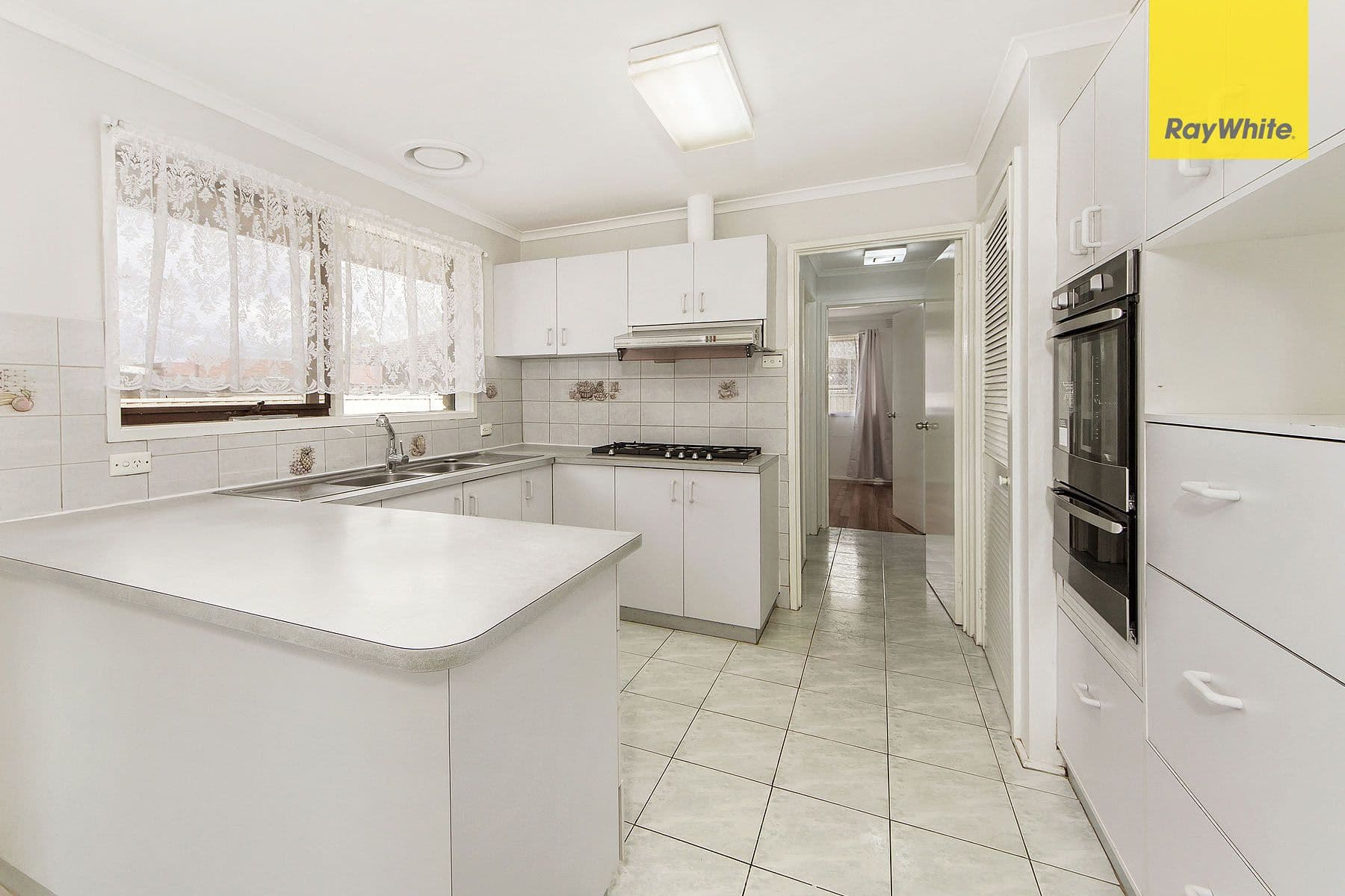 24 Glenmaggie Drive, St Albans VIC 3021, St Albans - Thumbnail 3