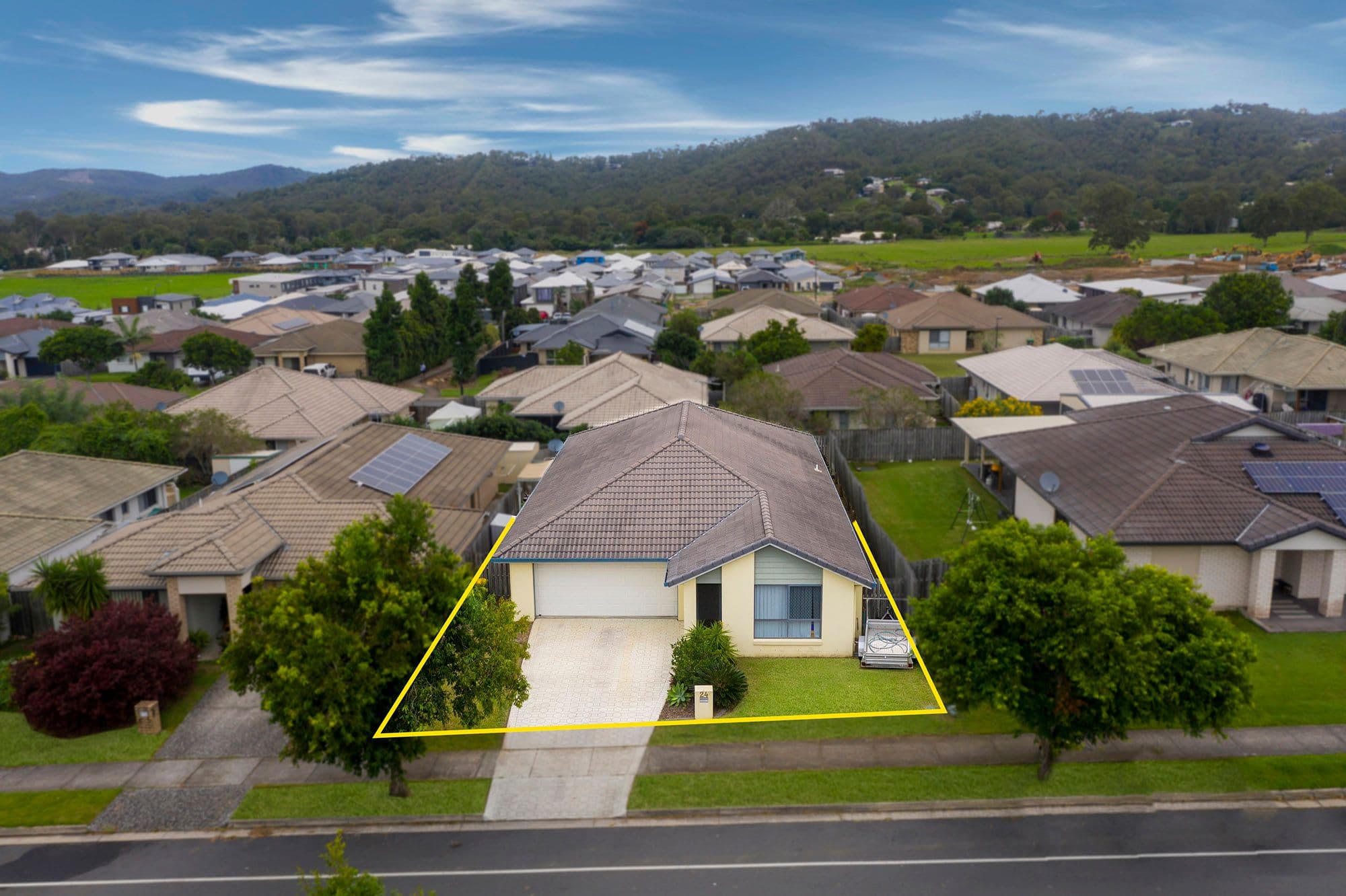 24 Sunridge Circuit, Bahrs Scrub QLD 4207, Bahrs Scrub - Image 1