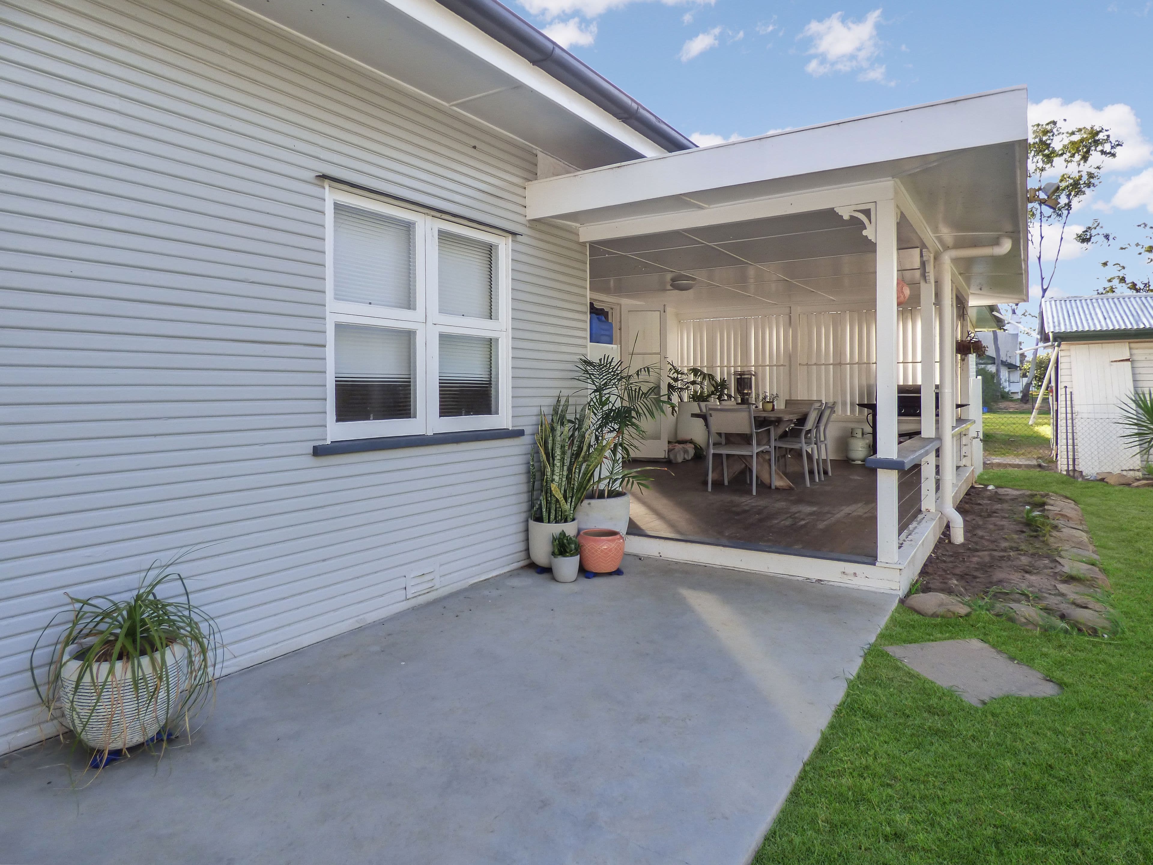76 Northern Road, Roma QLD 4455, Roma - Thumbnail 2