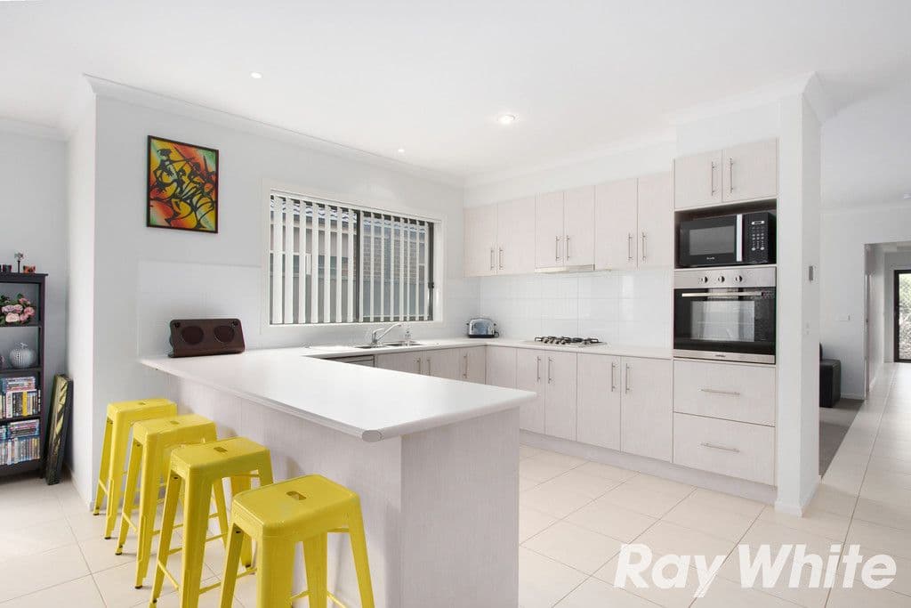24 Joseph Banks Drive, Pakenham VIC 3810, Pakenham - Thumbnail 2