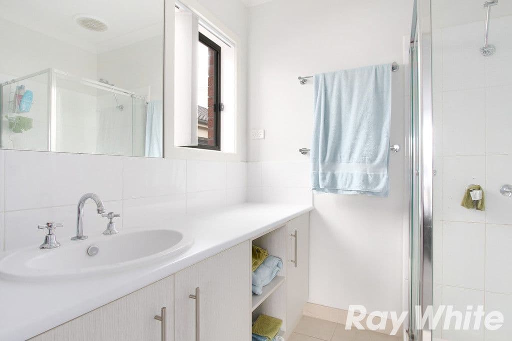 24 Joseph Banks Drive, Pakenham VIC 3810, Pakenham - Thumbnail 6