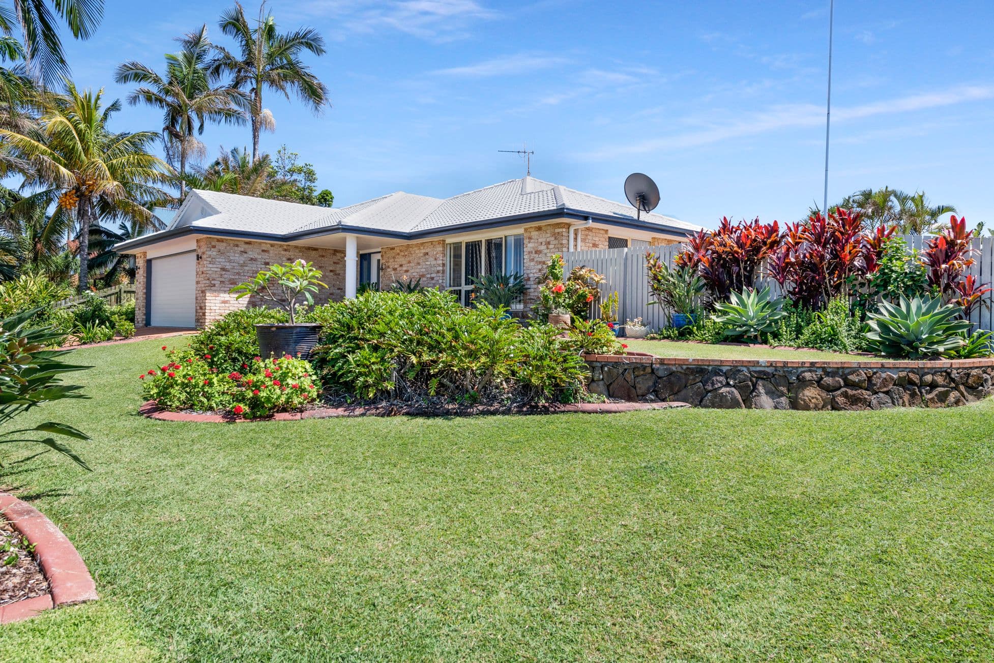 163 Barolin Esplanade, Coral Cove QLD 4670, Coral Cove - Thumbnail 5
