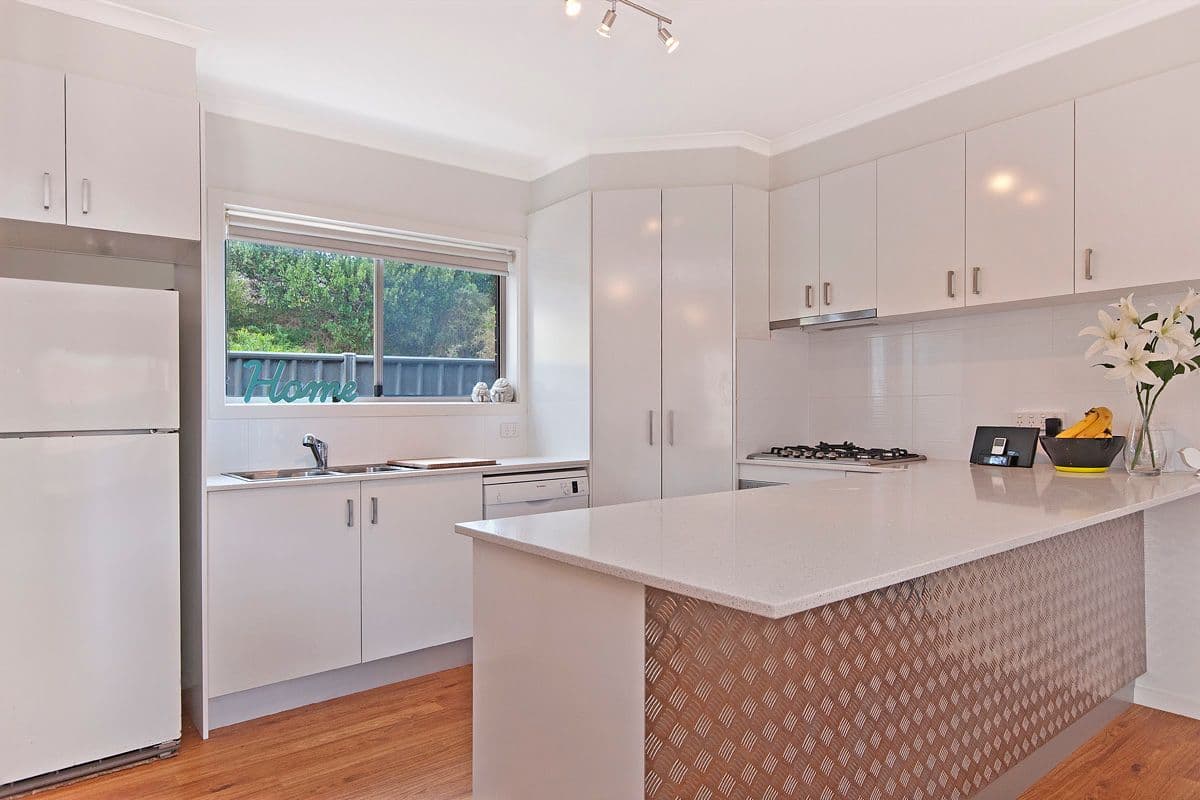 8 Ilex Avenue, Warrnambool VIC 3280, Warrnambool - Thumbnail 3