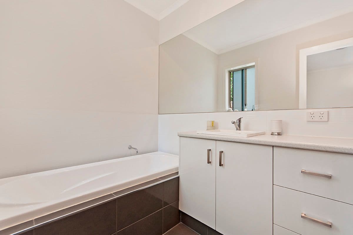 8 Ilex Avenue, Warrnambool VIC 3280, Warrnambool - Thumbnail 6