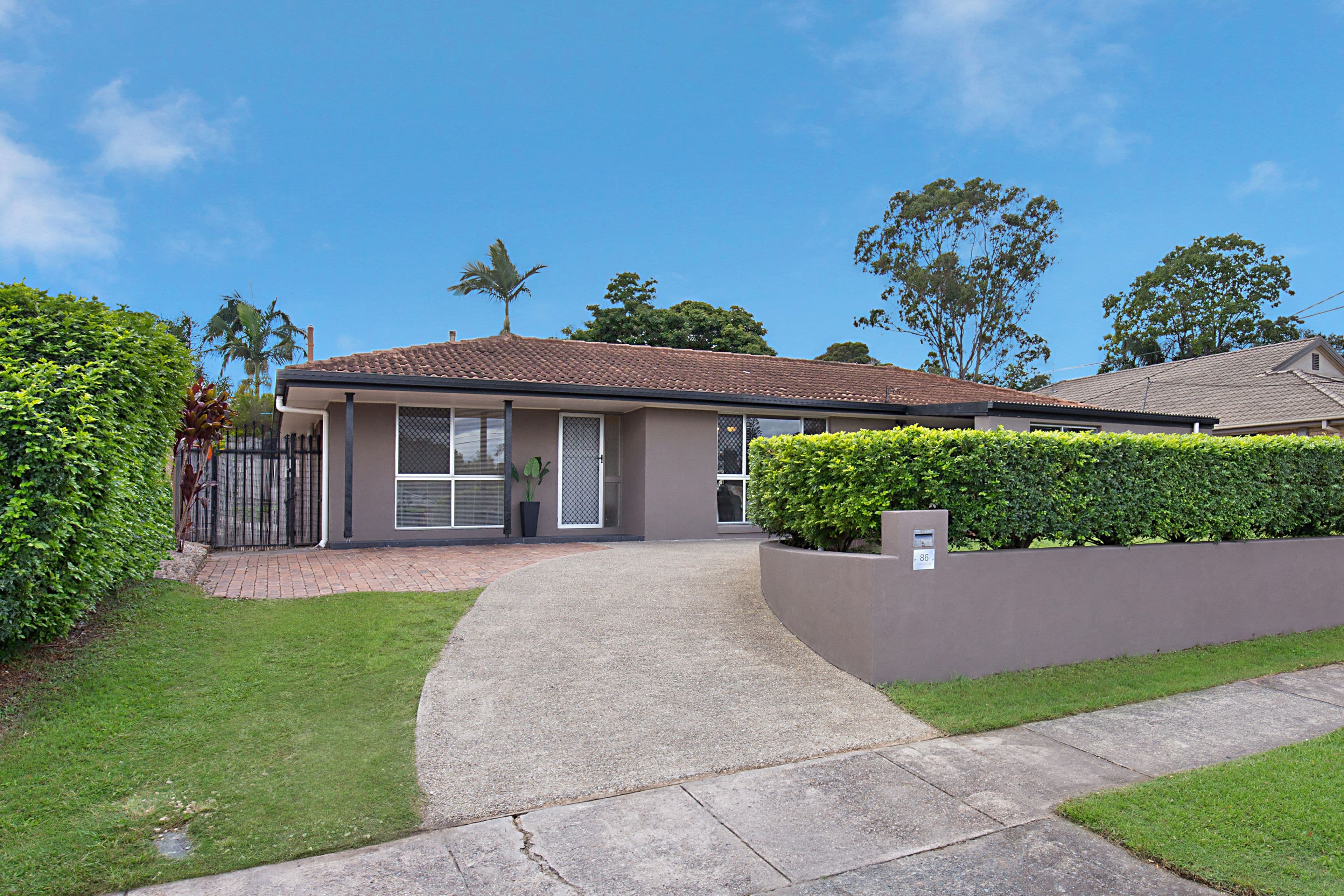 86 Chatswood Road, Springwood QLD 4127, Springwood - Thumbnail 2