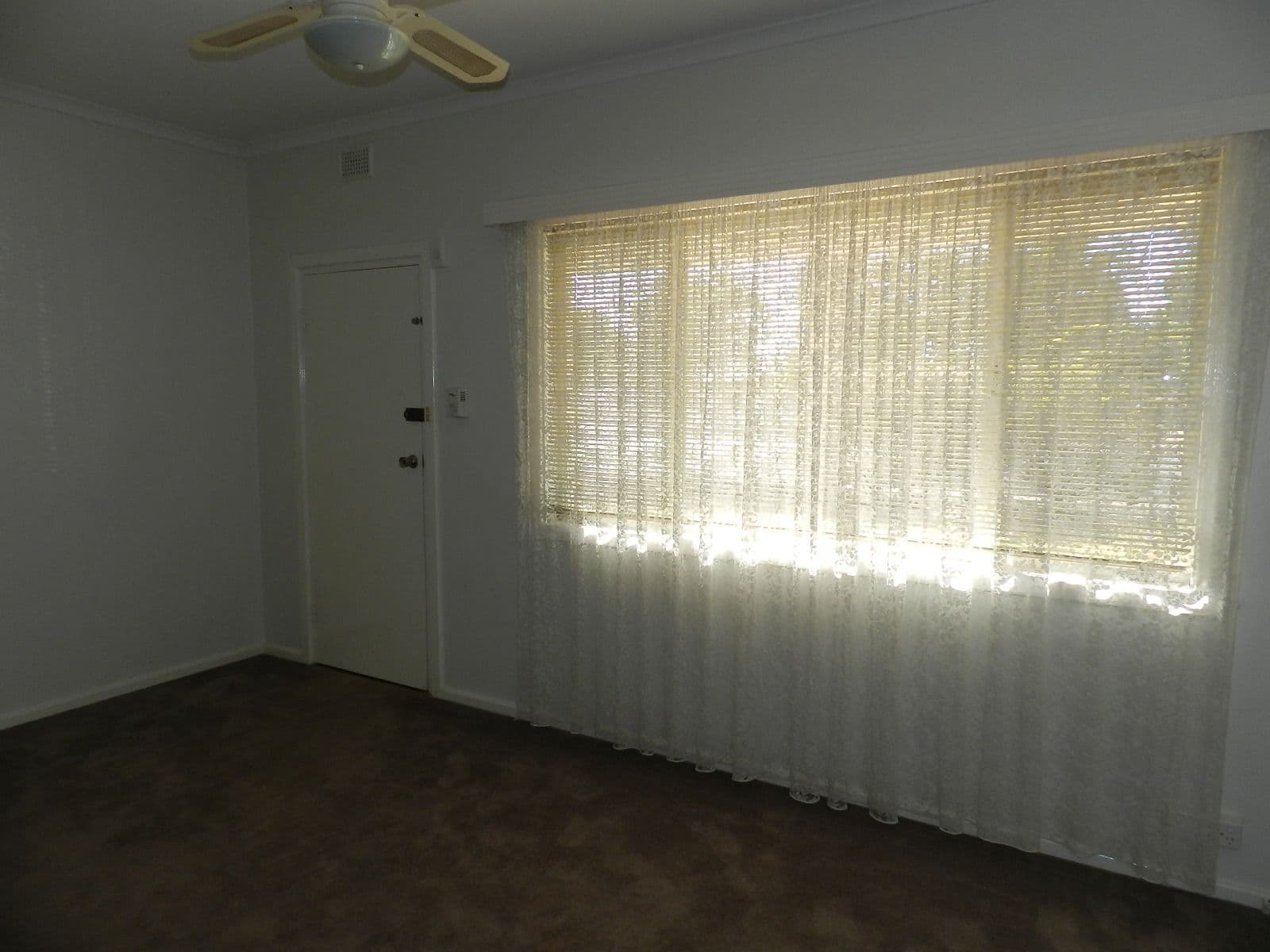 19 Gilbert Street, BERRI SA 5343, Berri - Thumbnail 4