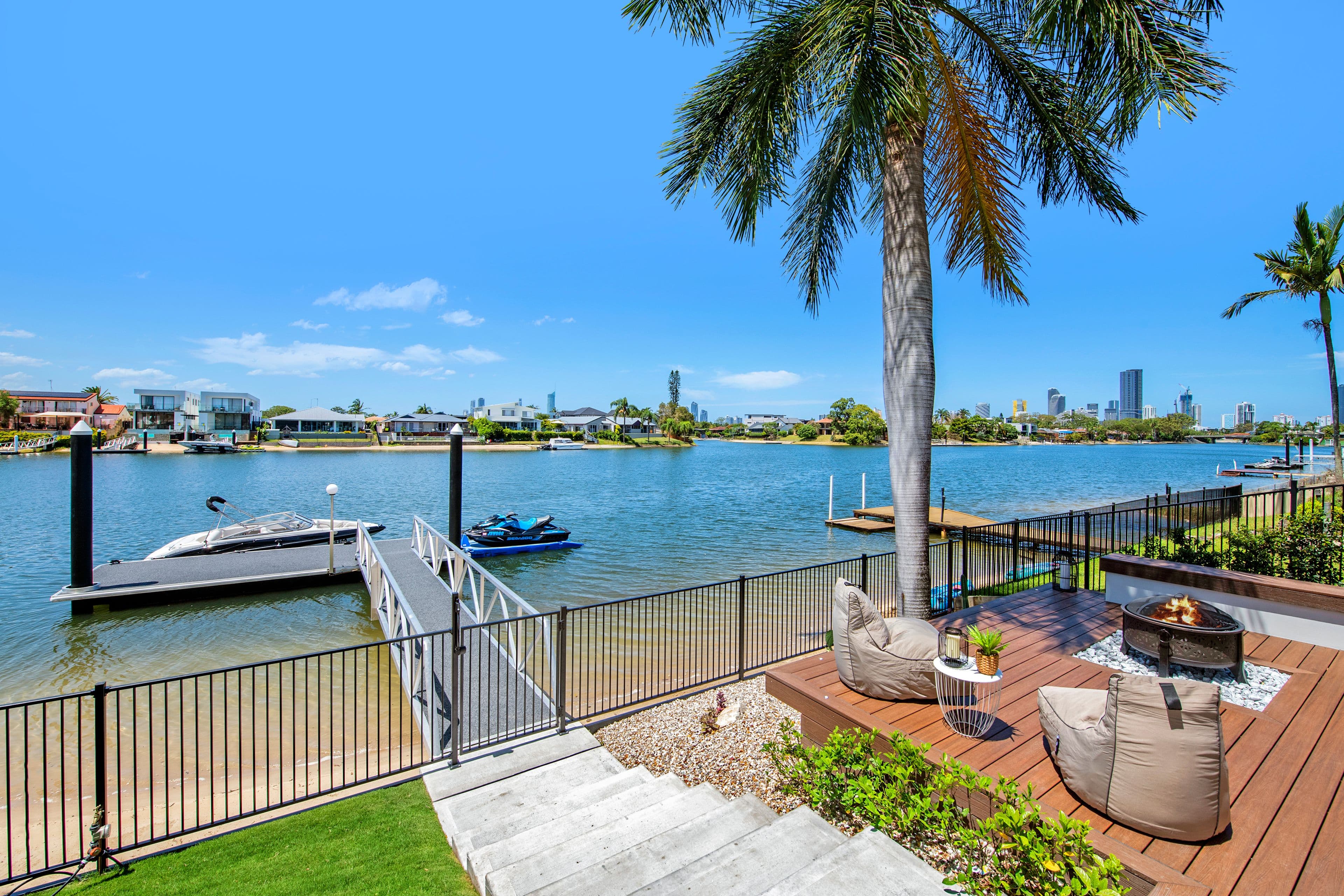 52 Waitomo Street, Broadbeach Waters QLD 4218, Broadbeach Waters - Thumbnail 2