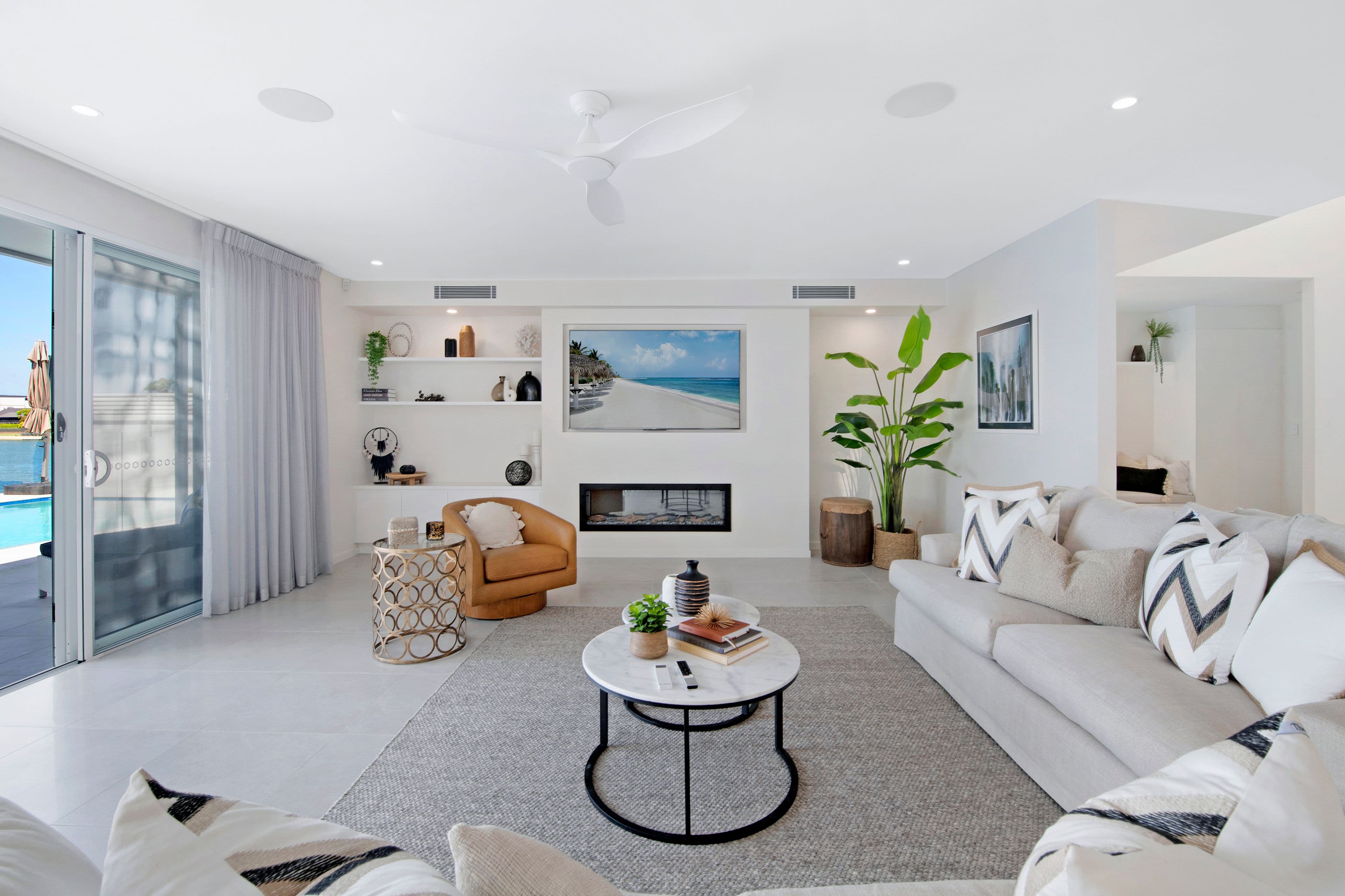 52 Waitomo Street, Broadbeach Waters QLD 4218, Broadbeach Waters - Thumbnail 3
